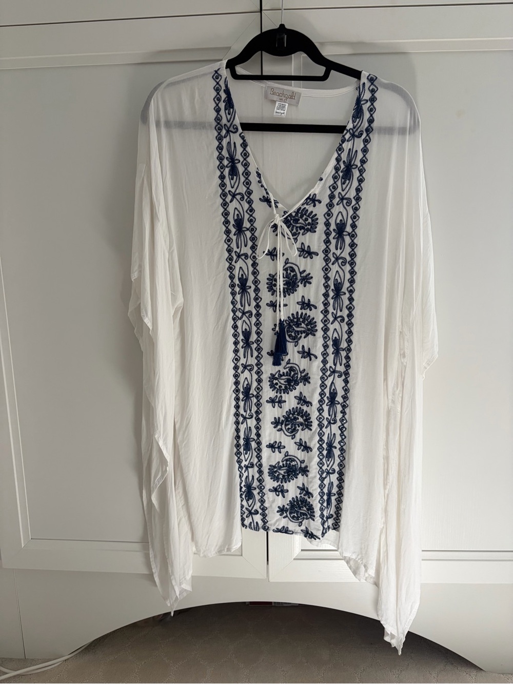 Beachgold Bali coverup White with Navy Embroidery, Sz M/L